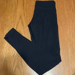 SOLD Lululemon size 4 legging.